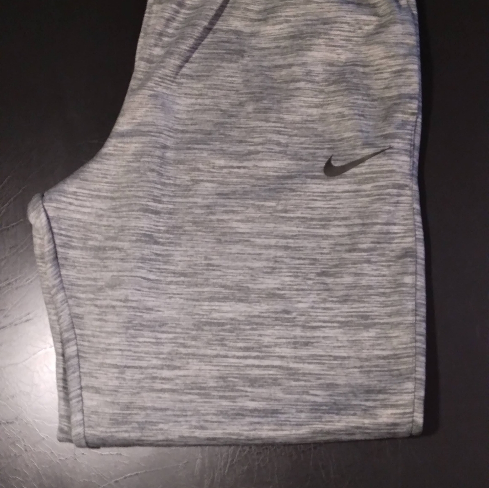 Brand New NIKE  sweatpants GRAY AND WHITE  NWOT !!